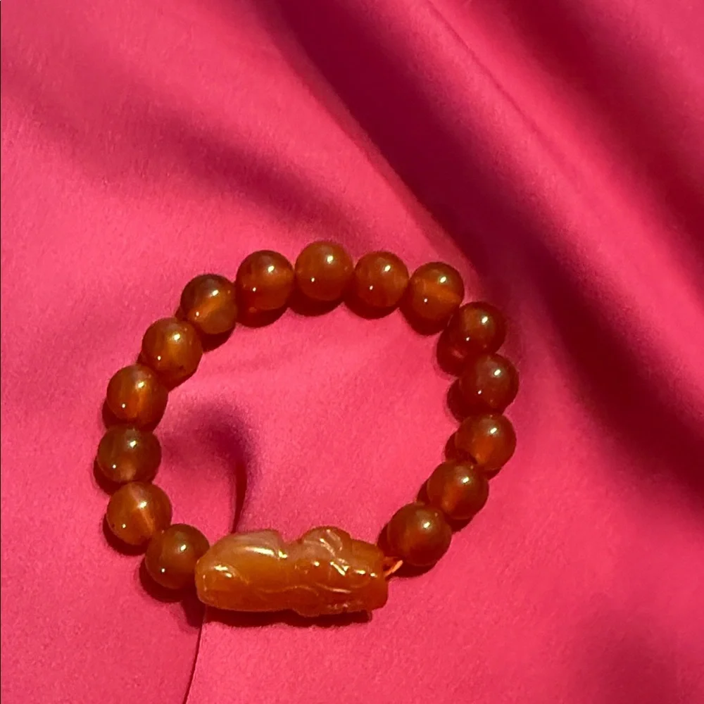 Carnelian Beaded Bracelet with carved figure - Picture 1 of 5